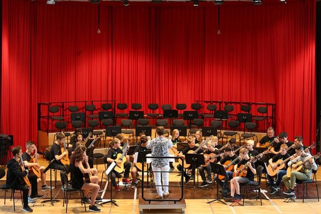 Gitarrenbande (Foto: Musik- und Singschule) Gitarrenbande (Foto: Musik- und Singschule)